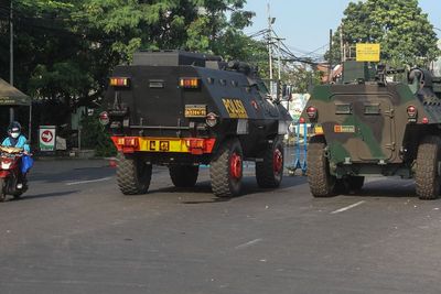 FOTO: Panser dan Barracuda Disiagakan di Pos Penyekatan