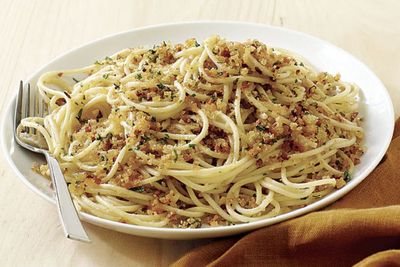 Nikmatnya Aglio Olio Seafood & Bread Crumbs Yang Mudah Membuatnya