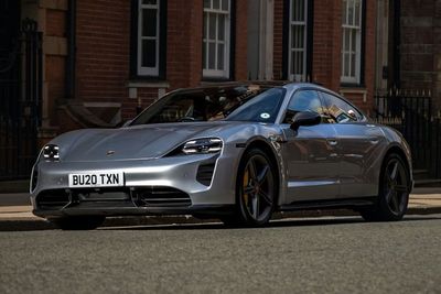 Mobil Porsche Taycan di Seluruh Dunia Terkena Recall Karena Bisa Mati Tiba-Tiba!
