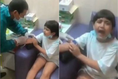 Viral Bocah Perempuan Nangis Histeris Saat Disuntik: Sakit!
