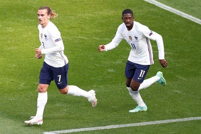 Buntut Video Rasis Griezmann & Dembele, Dipecat Sponsor Hingga Terancam Dihukum Barcelona