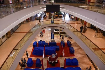 FOTO: Pembatasan Jam Operasional Pusat Perbelanjaan di Medan
