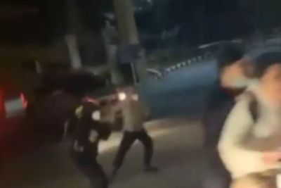 Duh! Geng Motor Serang Polisi Berumur saat Bubarkan Balap Liar, Baju Sampai Ditarik