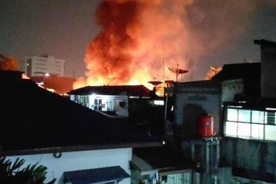 Warung di Salemba Ludes Terbakar Akibat Korsleting Listrik, Kerugian Capai 100 Juta