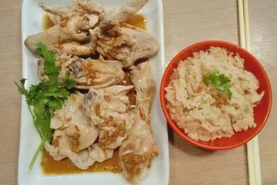 Resep Nasi Ayam Hainan: Hidangan khas Singapura yang Menggungah Selera!