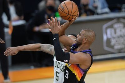 FOTO: Suns Tundukkan Bucks 118-108, Memimpin 2-0 di Final NBA