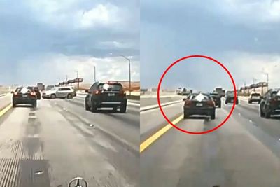 Melihat Mobil Toyota Highlander yang Terguling ke Sisi Jalan Lain, Bikin Ngeri!