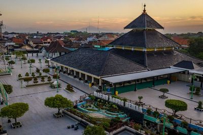 Aturan PPKM Darurat Direvisi: Resepsi Nikah Ditiadakan & Tempat Ibadah Tak Lagi Ditutup