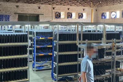 Ratusan GPU dan 3.800 Unit PS4 Disita Karena Dipakai untuk Lakukan Mining!
