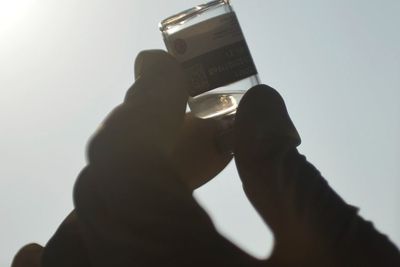 Masyarakat yang Ingin Vaksin Berbayar Bisa Datang ke Klinik Kimia Farma
