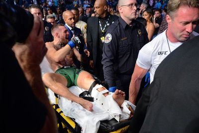Pasca Operasi Tulang Kering, Conor McGregor Kabarkan Kondisinya