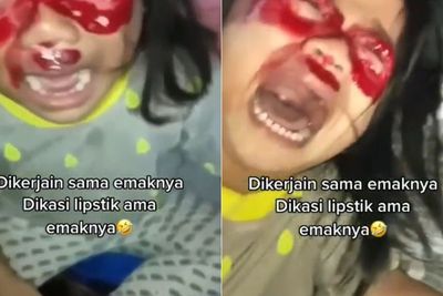 Cara Unik Ibu Hentikan Anaknya Main Gadget, Mata Diwarnai dengan Lipstik Seperti Berdarah