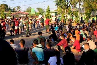 Ironi Vaksinasi Massal yang Dikhawatirkan Malah menjadi Klaster Covid-19