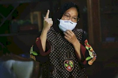 Mensos Risma Ngamuk saat Tinjau Dapur Umum di Bandung: Masak Telur Aja Gitu Modelnya!