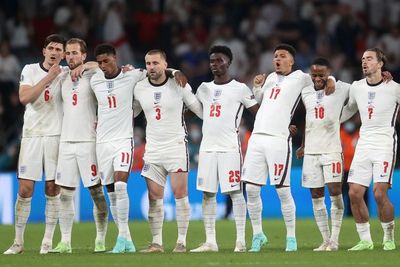 Fans Terlalu Barbar, UEFA & FIFA Diminta Larang Inggris Jadi Tuan Rumah Turnamen Sepakbola