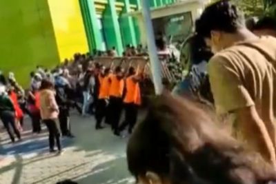 Viral Vaksinasi di Kupang Berakhir Ricuh, Dosis 250 tapi Warga yang Datang Ribuan