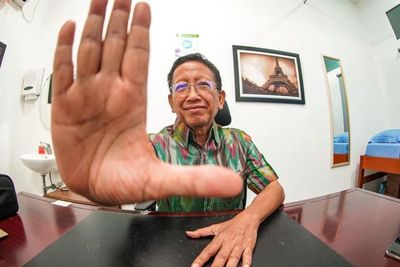 Soal Salat Idul Adha di Rumah, Prof Zubairi Djoerban: Saya Yakin Allah Jawab Doa-doa Anda
