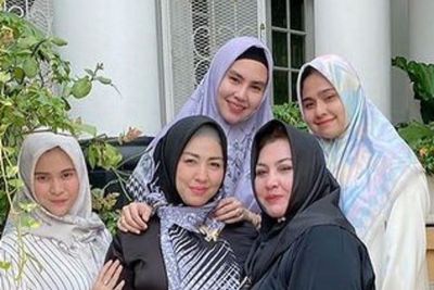 Ibunya Meninggal, Kartika Putri Kangen Melakukan Videocall dengan Sapaan Bu Hajjah