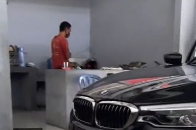 Viral Montir Izin Salat saat Poles Bodi Mobil Pelanggan, Netizen: MasyaAllah