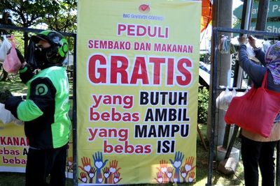 FOTO: Aksi Solidaritas Berbagi Makanan