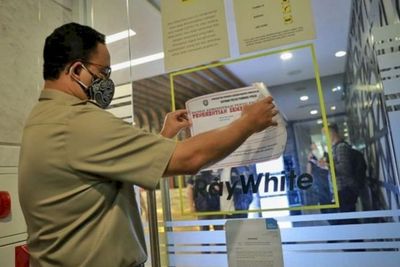 Anies Sebut Kantor Non Esensial Jadi Penyumbang Kasus Covid-19