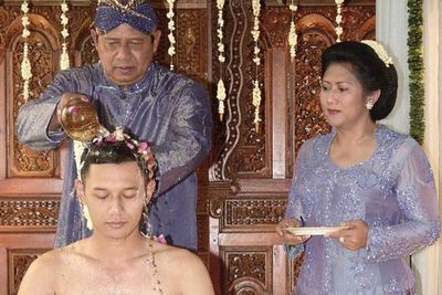 Annisa Yudhoyono Kenang Ibu Ani saat Lakukan Siraman pada Suami, Netizen Malah Kangen SBY