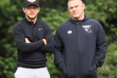 Niall Horan Kunjungi Markas Latihan Klub Asuhan Wayne Rooney Derby County