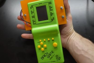 YouTube Ini Pakai Generator Nuklir Kecil untuk Hidupkan Perangkat Game Teknologi Baru