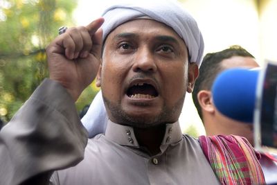PA 212 Kritik PPKM Darurat: Rakyat Sendiri Dikunci, Tapi TKA Dibiarkan Masuk