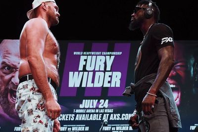 Pertarungan Ketiga Tyson Furry vs Deontay Wilder Diundur Hingga Oktober