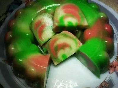 Hari Ini Coba Buat Puding Roti Tawar Warna-Warni Yuk Guys, Begini Resepnya