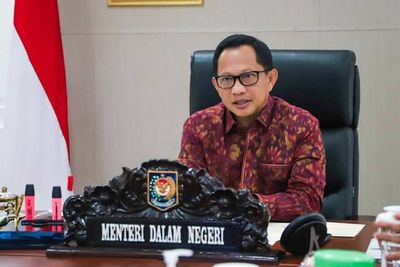 Tito Karnavian Ingatkan Aparat Tidak Emosi saat Lakukan Penertiban PPKM Darurat