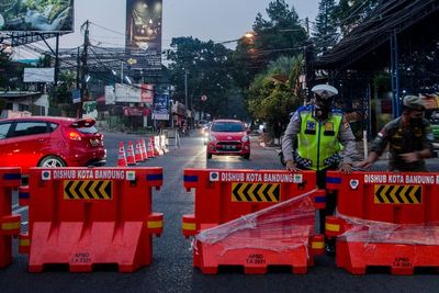 FOTO: Penjagaan Akses Jalan Menuju Kota Bandung