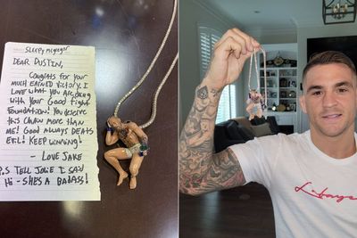 Jake Paul Hadiahi Dustin Poirier Kalung Rantai Conor McGregor Tidur Plus Surat