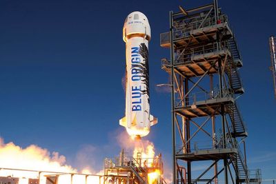 Blue Origin Bakal Cetak Rekor, Bawa Manusia Termuda dan Tertua ke Luar Angkasa!