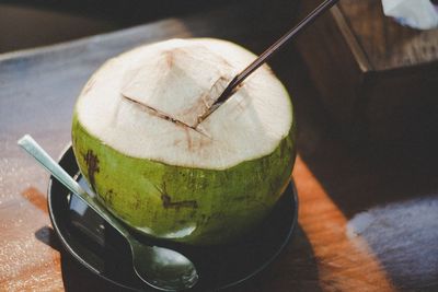 Viral Air Kelapa, Jeruk Nipis, dan Garam Dicampur Bisa Bunuh Corona, Benarkah?
