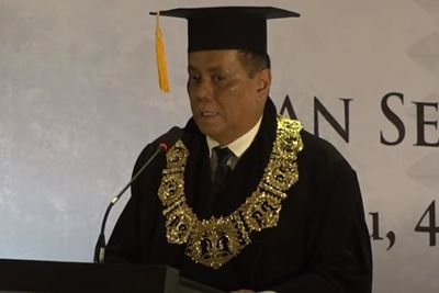 Meme Kocak Saktinya Rektor UI Hingga Bikin Twitter Minta Maaf Akibat Banjir Bully