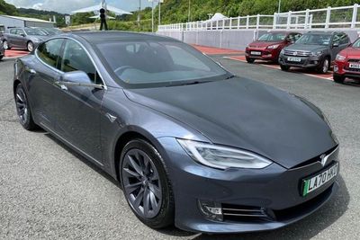 Mobil Tesla Model S Milik Pangeran Charles Kini Tengah Dijual Seharga Rp1,6 M