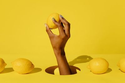Tren Bersihkan Vagina dengan Lemon untuk Hilangkan Bau Tak Sedap, Apakah Aman?