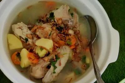 Enaknya Sop Ayam Kampung Kuah Bening Yang Bisa Kita Buat Siang Ini