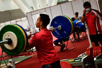 FOTO: Latihan Timnas Angkat Besi Indonesia
