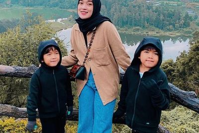 Ririe Fairus Bikin Netizen Terharu Usai Unggah Video Liburan Bareng Anak Tanpa Ayus