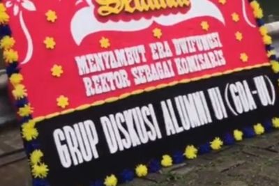 Protes! Sejumlah Karangan Bunga Beri Ucapan Selamat ke Rektor UI Soal Rangkap Jabatan