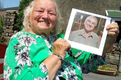 Setelah 66 Tahun Ibu Ini Akhirnya Menemukan Anaknya yang Diadopsi Setelah Pencarian DNA