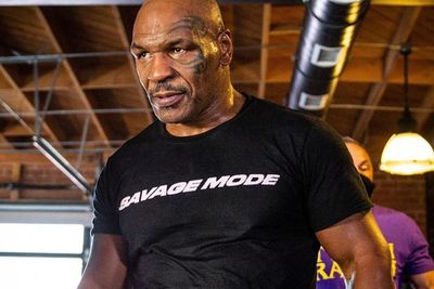 Jelang Rencana Comeback, Mike Tyson Semangat Latihan Tinju di Usia 55, Netizen Salut