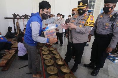 FOTO: Bantuan Sosial Untuk Pekerja Seni