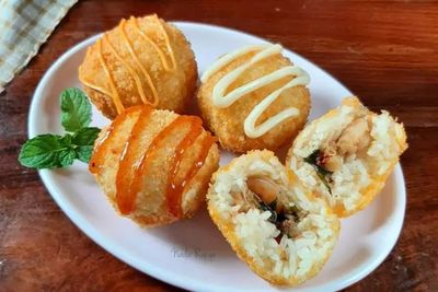 Cara Mudah Membuat Nasi Kepal Goreng