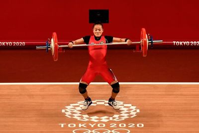 FOTO: Indonesia Sabet Medali Pertama dari Cabor Angkat Besi