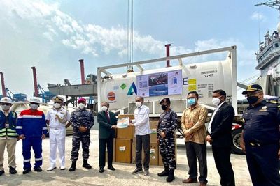 Indonesia Terima 300 Konsentrator, 100 MT Oksigen Medis dari India