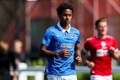 Konyol, Gawang Bristol City Dibobol Pemainnya Sendiri yang Baru Dipinjamkan 30 Menit